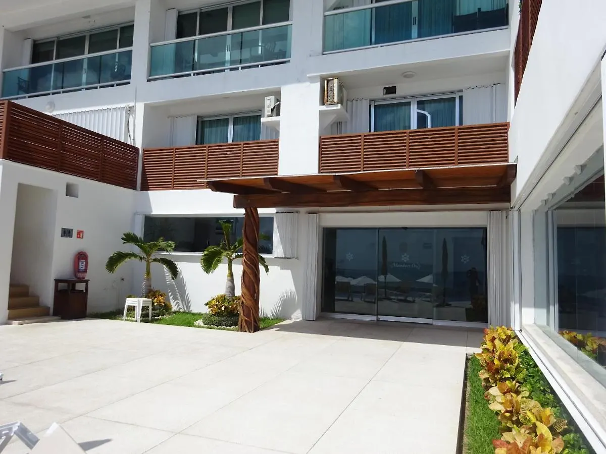 Ocean Front, Amazing Views Apartamento Cancún