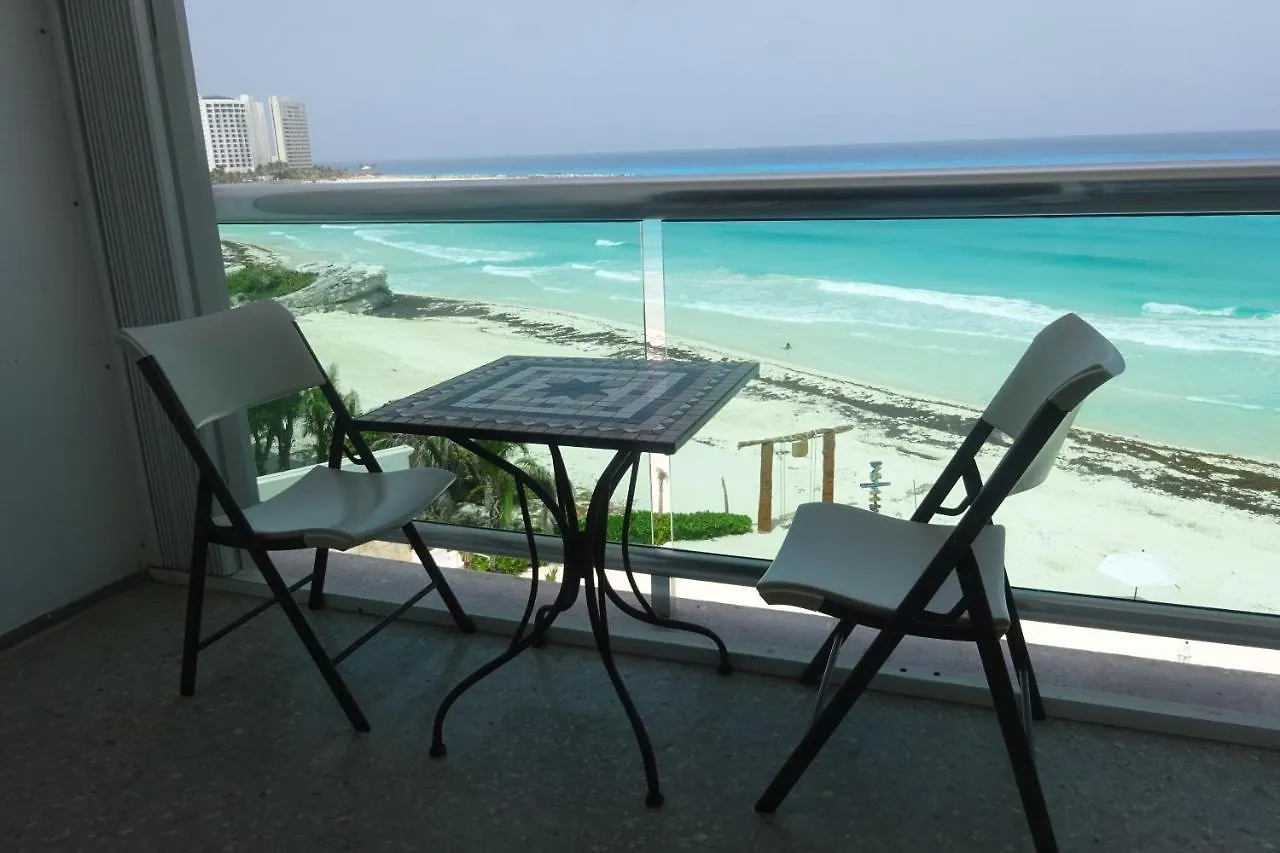 Ocean Front, Amazing Views Apartamento Cancún 0*,  México