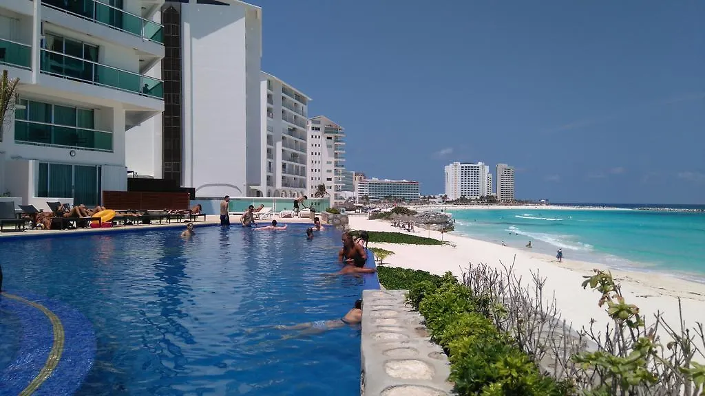Ocean Front, Amazing Views Apartamento Cancún