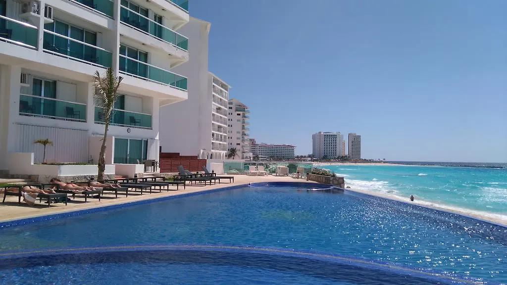 Ocean Front, Amazing Views Apartamento Cancún