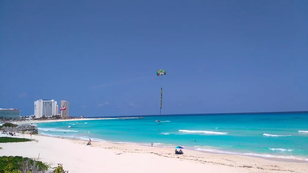 Ocean Front, Amazing Views Apartamento Cancún 0*,  México