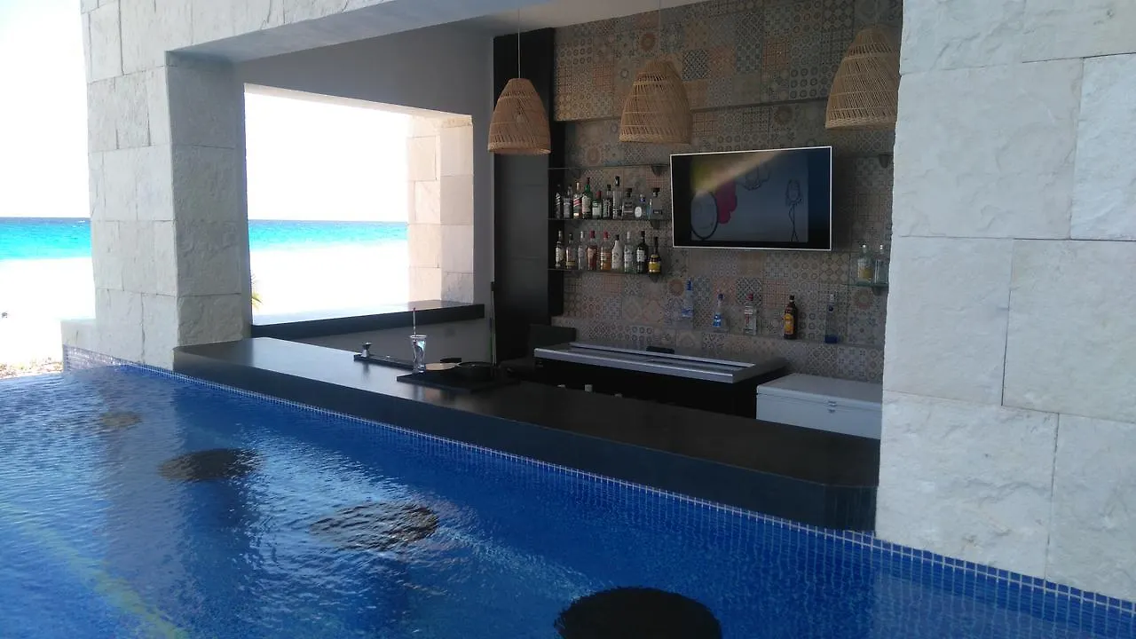 Ocean Front, Amazing Views Apartamento Cancún